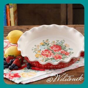 The Pioneer Woman Vintage Floral 9 inch pie plate, baking dish